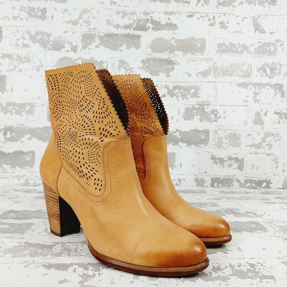 UGG Thames Tan Brown Leather Almond Toe Fold Over Lasercut Heeled Boots i420 - Picture 4 of 12